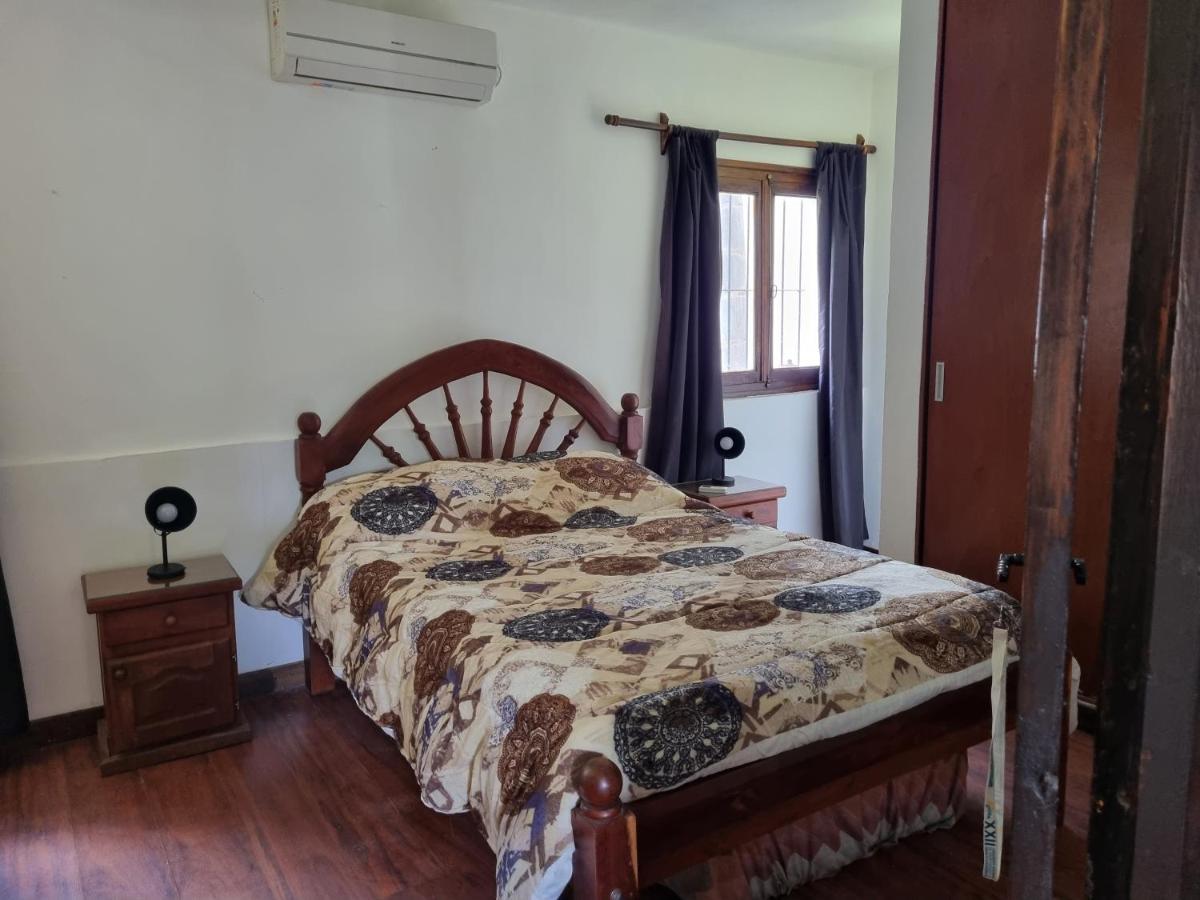 Hostal Las Rosas Salta Bagian luar foto