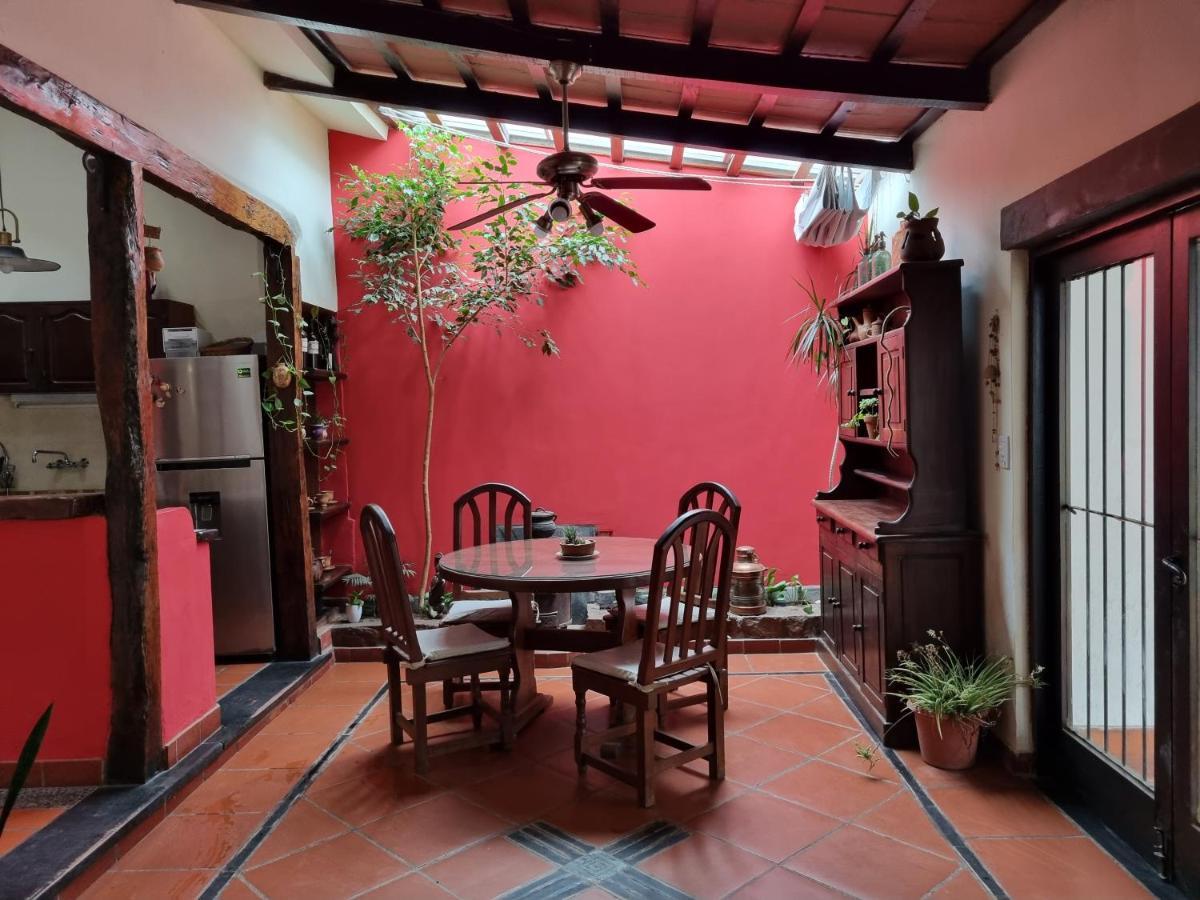 Hostal Las Rosas Salta Bagian luar foto