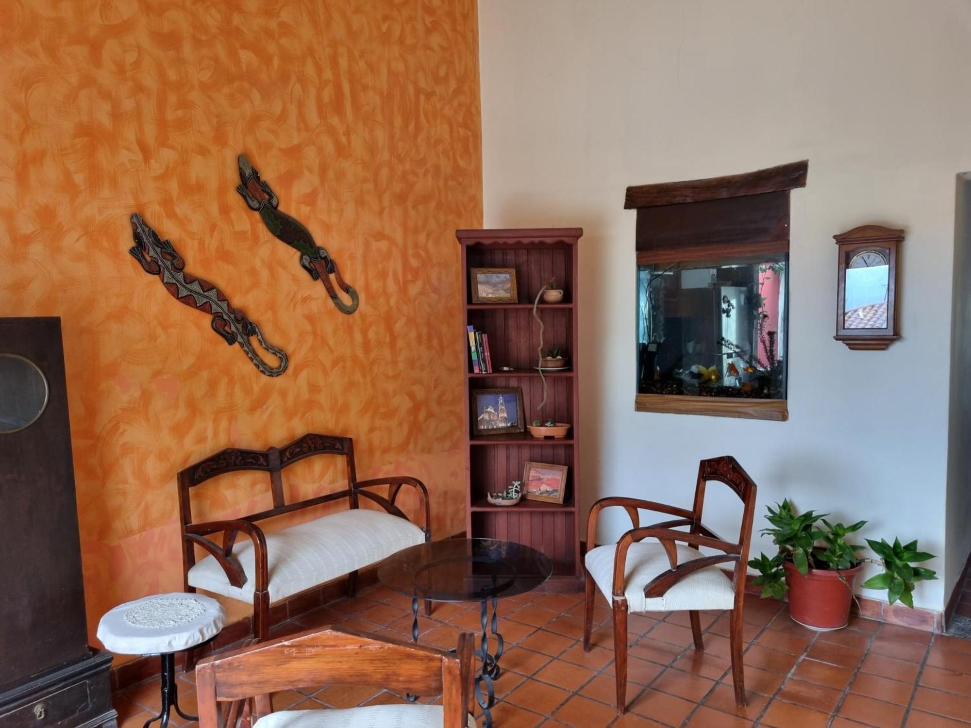Hostal Las Rosas Salta Bagian luar foto