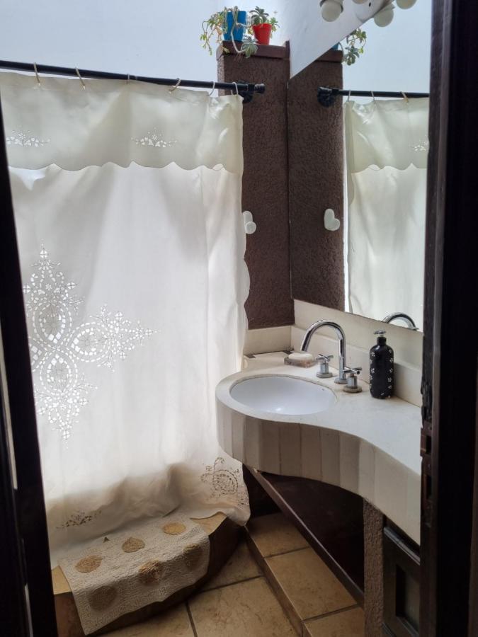 Hostal Las Rosas Salta Bagian luar foto