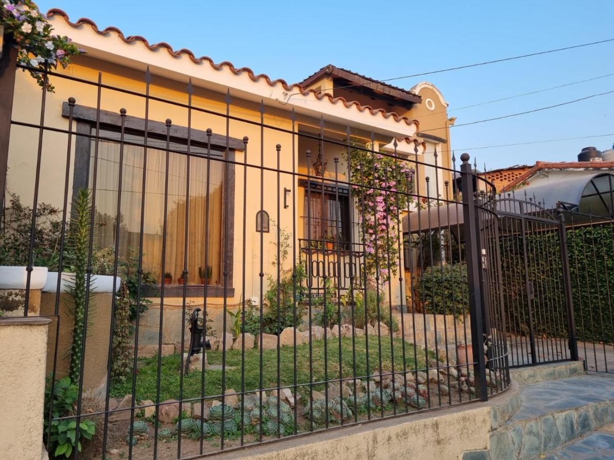 Hostal Las Rosas Salta Bagian luar foto