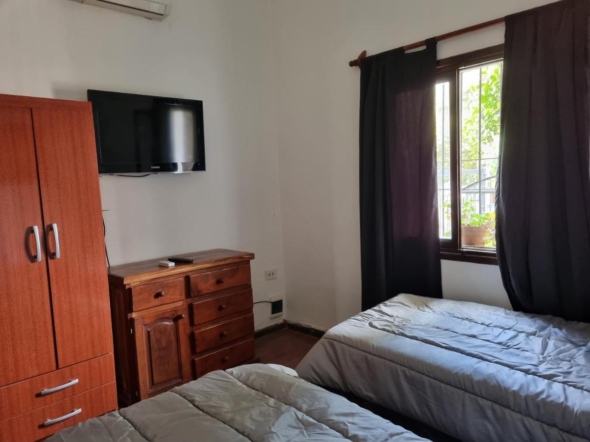 Hostal Las Rosas Salta Bagian luar foto
