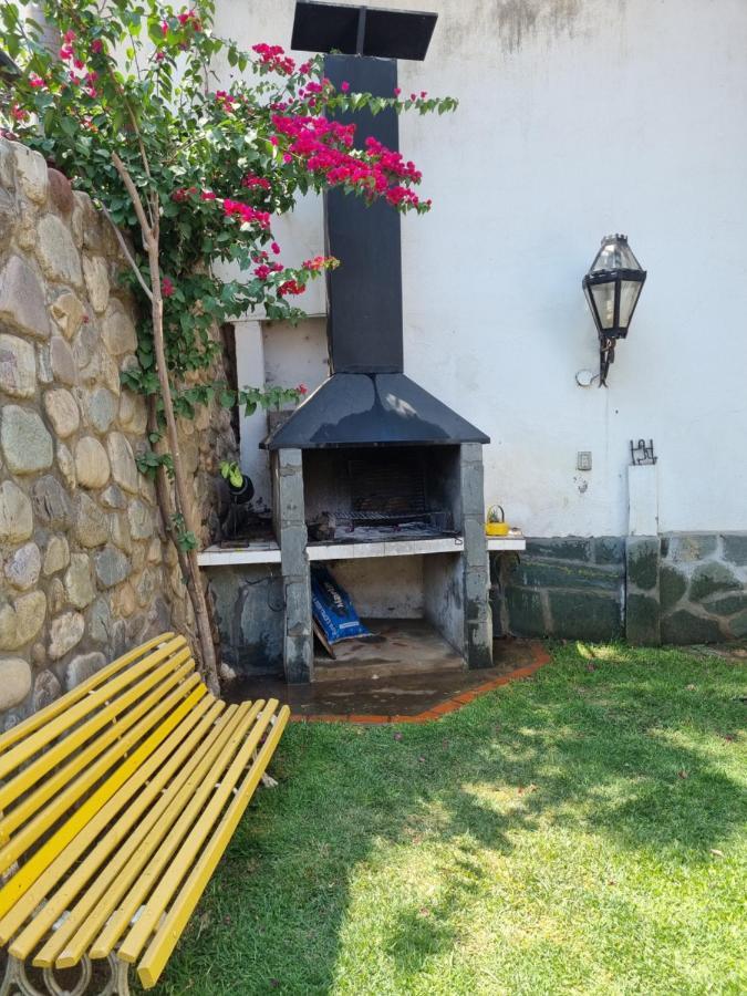 Hostal Las Rosas Salta Bagian luar foto