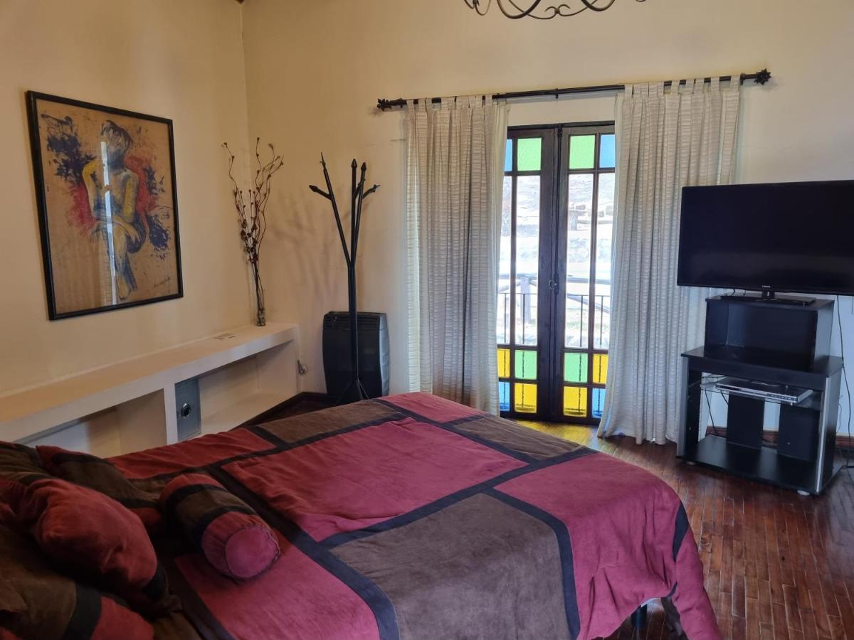 Hostal Las Rosas Salta Bagian luar foto