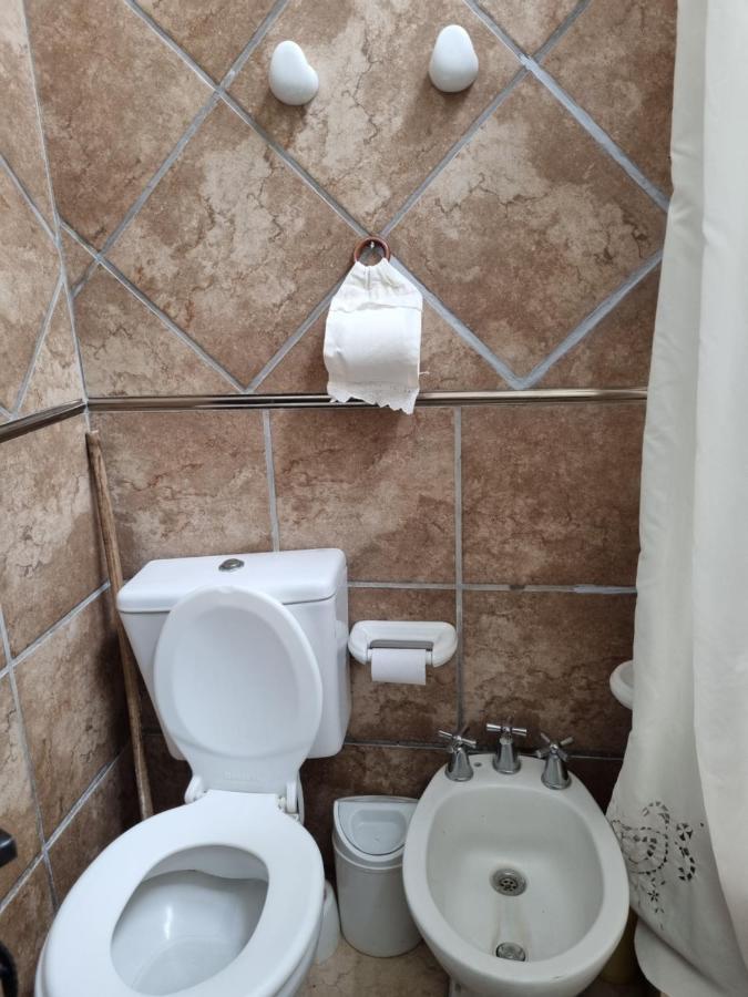 Hostal Las Rosas Salta Bagian luar foto