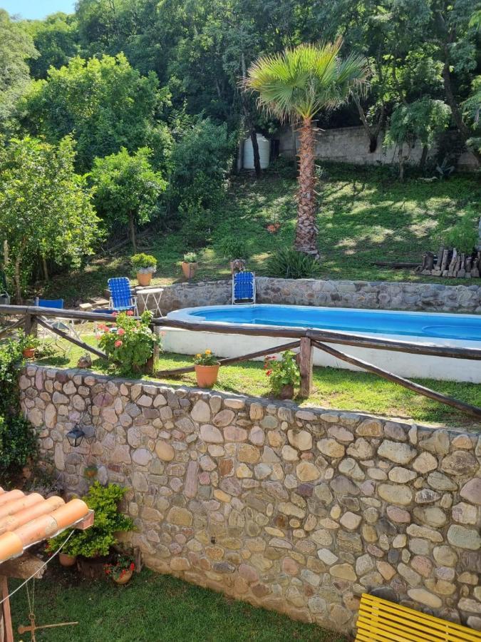 Hostal Las Rosas Salta Bagian luar foto
