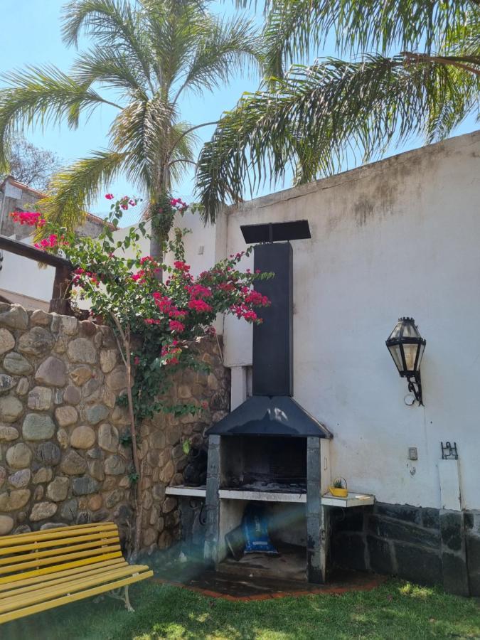 Hostal Las Rosas Salta Bagian luar foto