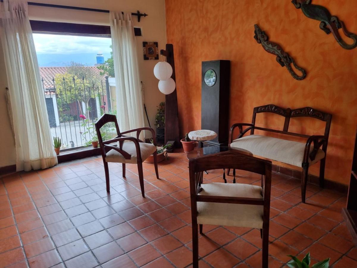 Hostal Las Rosas Salta Bagian luar foto