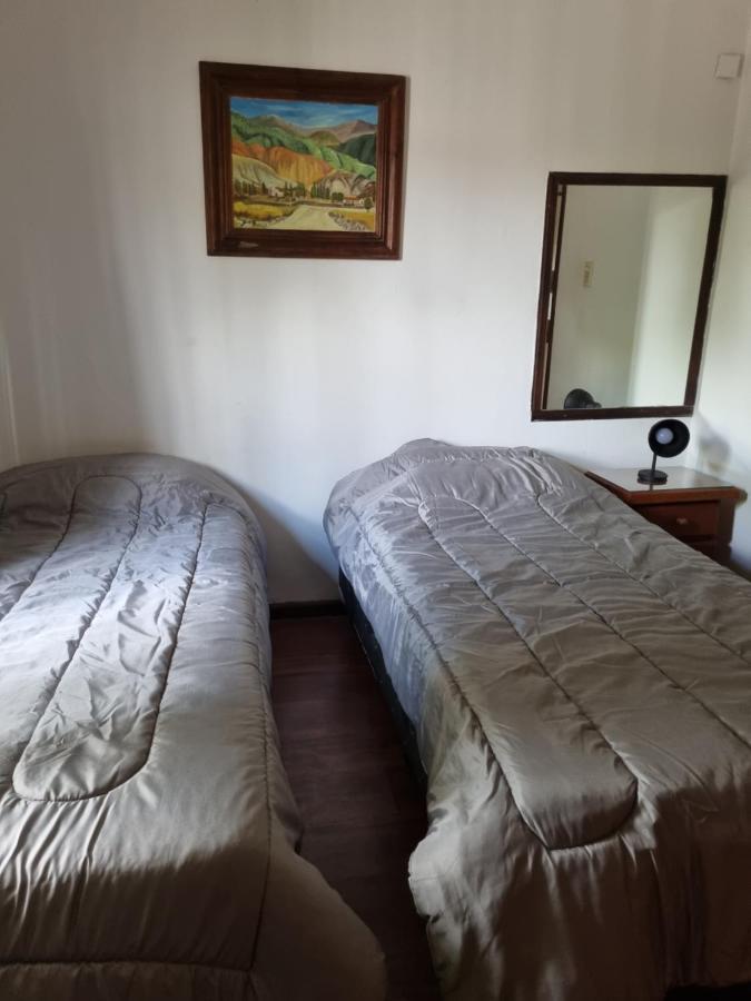 Hostal Las Rosas Salta Bagian luar foto