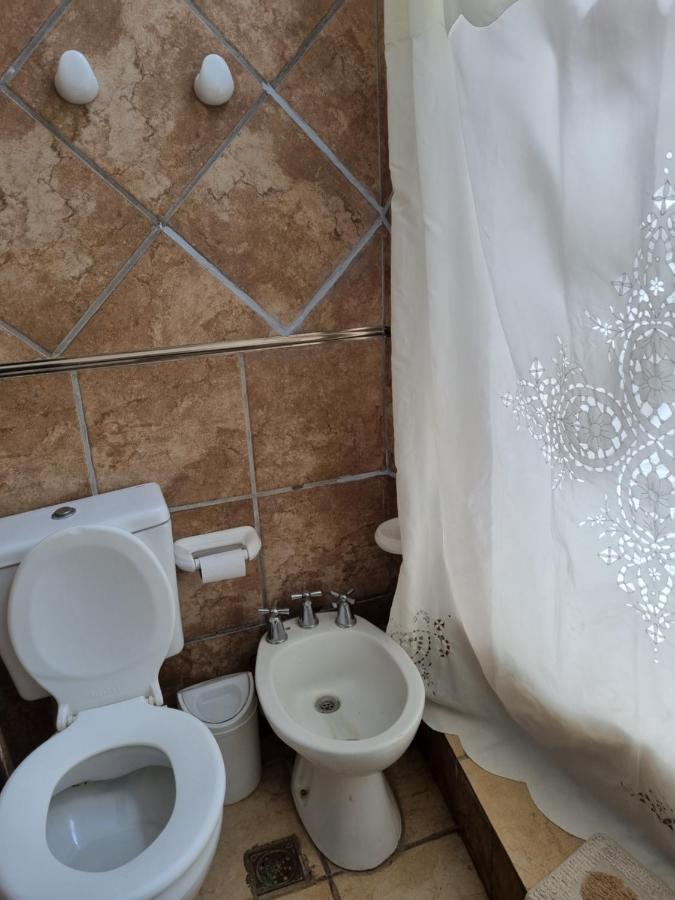 Hostal Las Rosas Salta Bagian luar foto