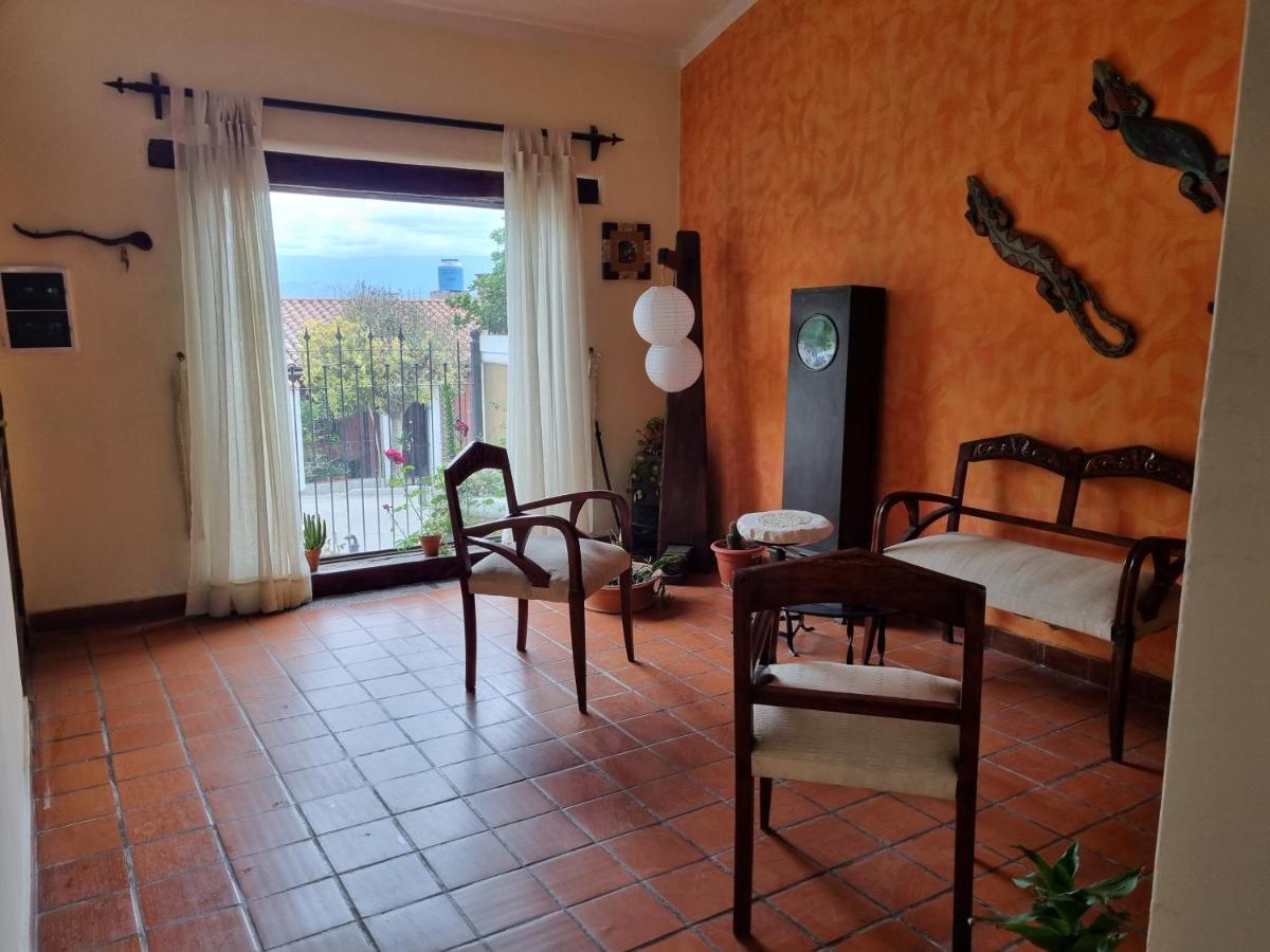 Hostal Las Rosas Salta Bagian luar foto