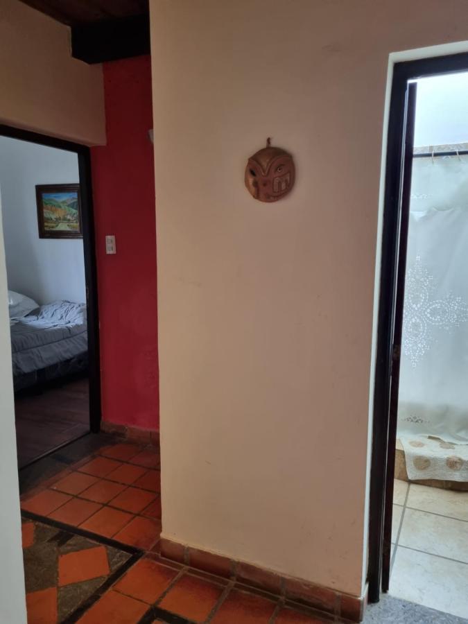 Hostal Las Rosas Salta Bagian luar foto