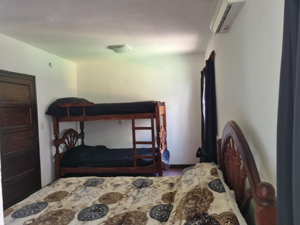 Hostal Las Rosas Salta Bagian luar foto